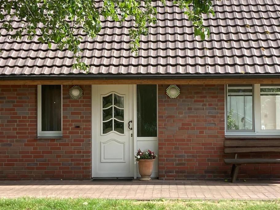 Helle Wohnung Mit Wintergarten - Nahe Ruhrgebiet Und Freizeitpark Movie Park Bottrop Esterno foto