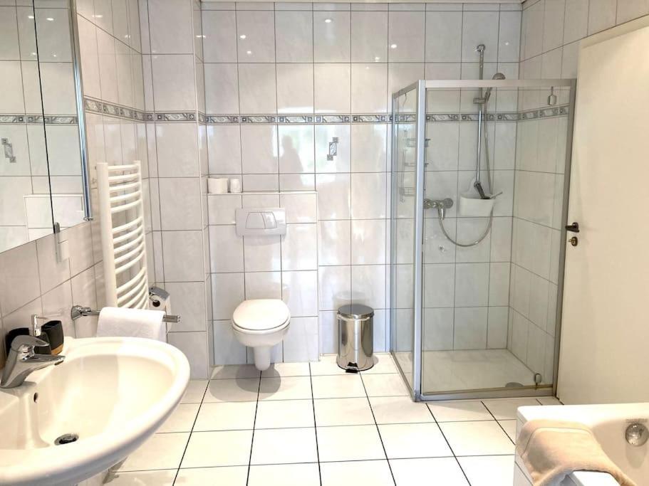 Helle Wohnung Mit Wintergarten - Nahe Ruhrgebiet Und Freizeitpark Movie Park Bottrop Esterno foto